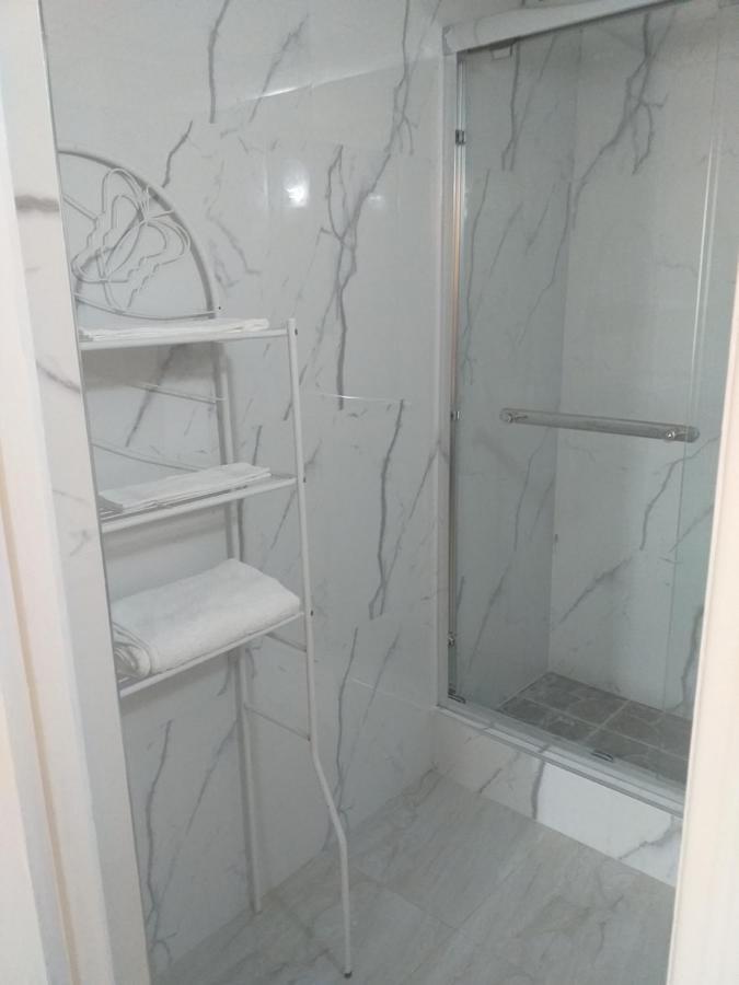 Rooms By The Pool Кингстън Екстериор снимка
