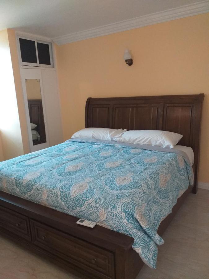Rooms By The Pool Кингстън Екстериор снимка