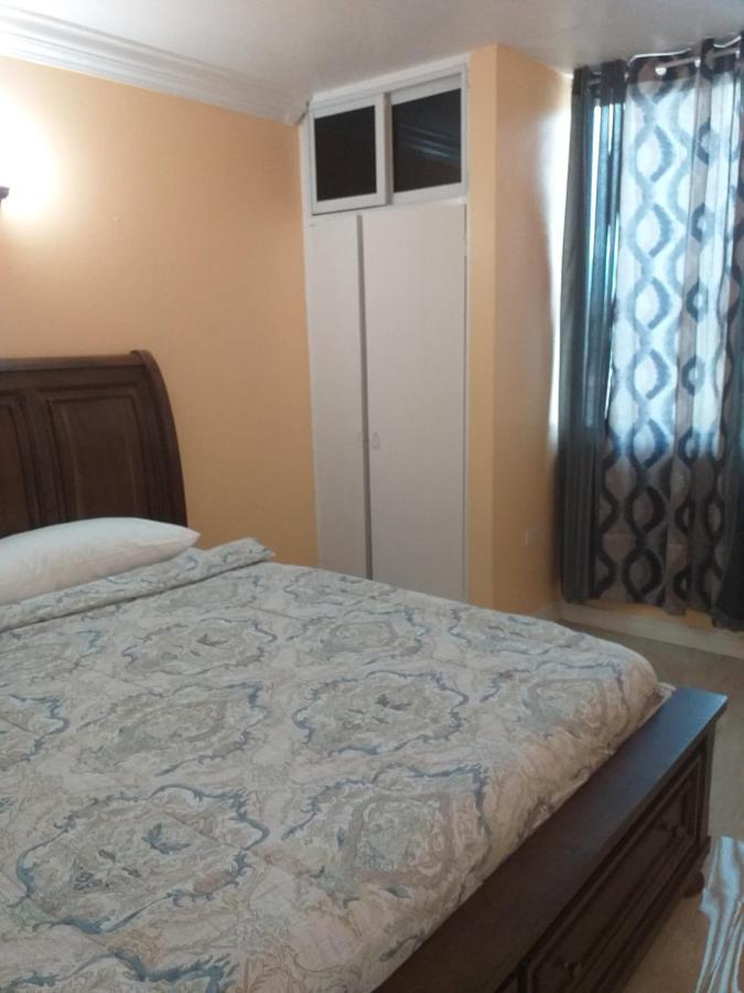 Rooms By The Pool Кингстън Екстериор снимка