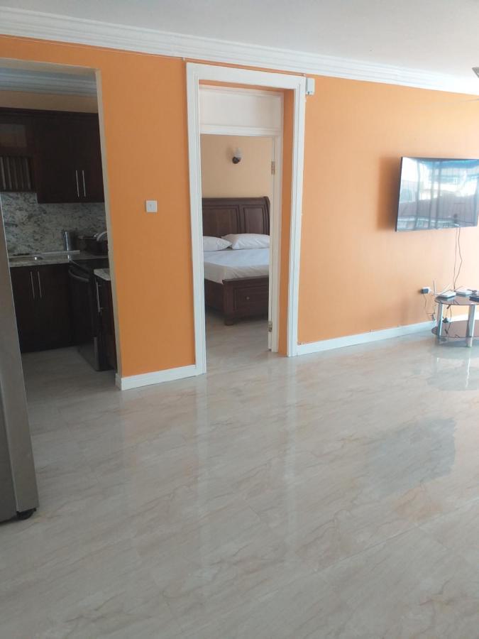 Rooms By The Pool Кингстън Екстериор снимка