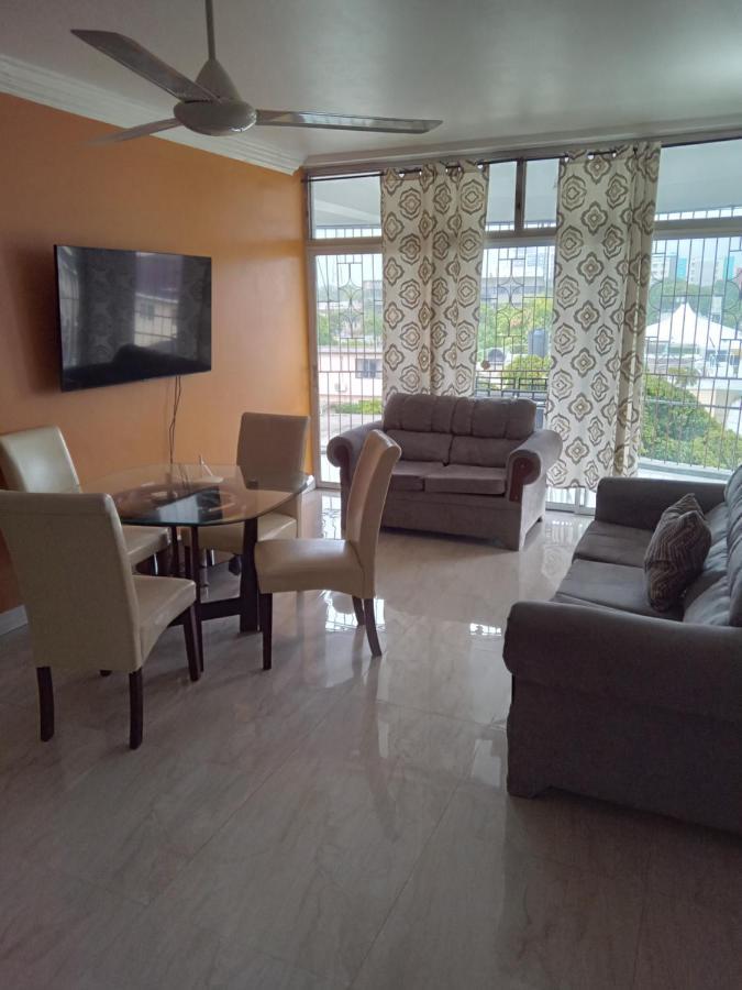 Rooms By The Pool Кингстън Екстериор снимка